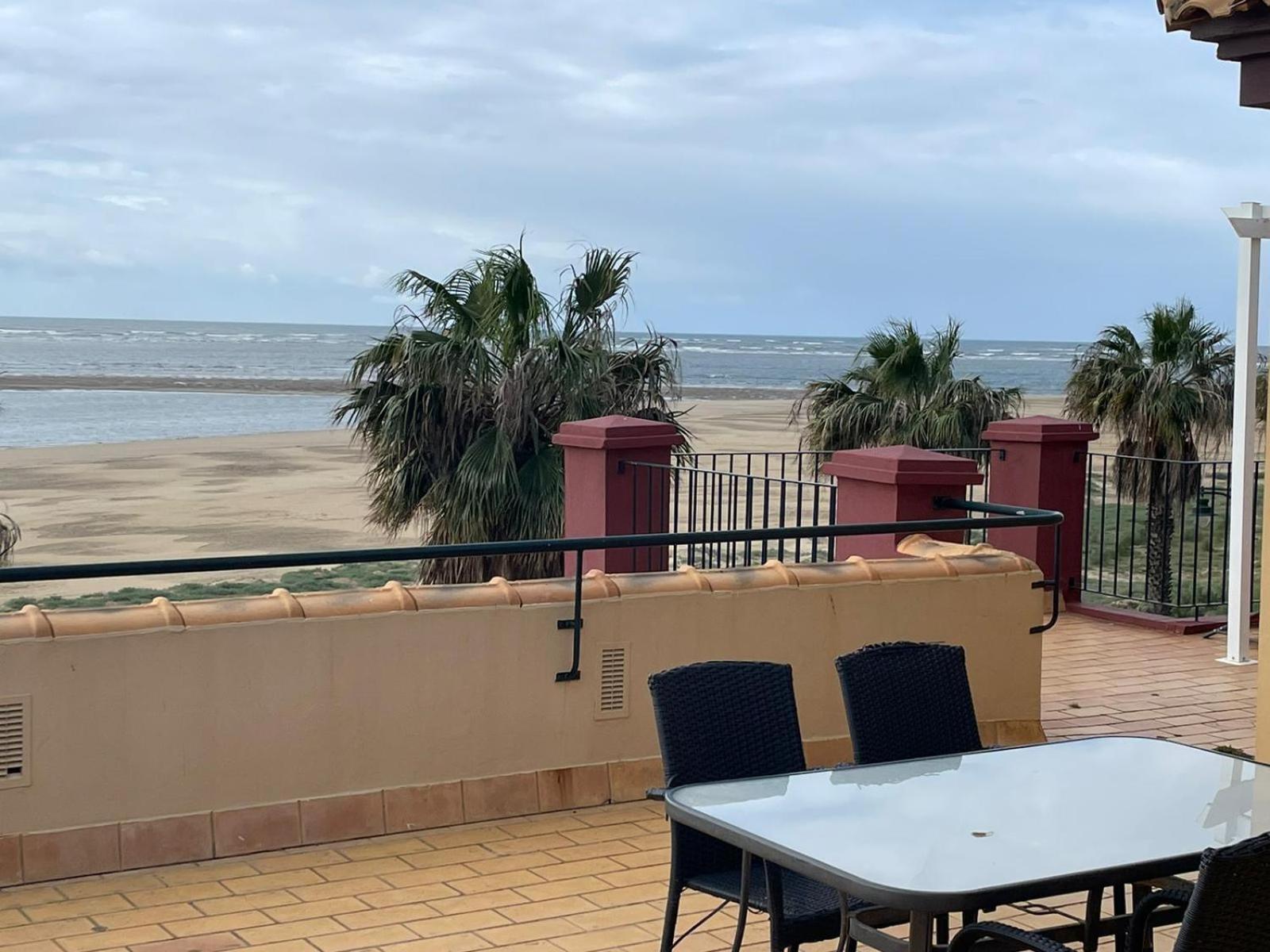 Atico Frontal Al Mar, Tres Dormitorios En Alcaudon Исла Канела Екстериор снимка